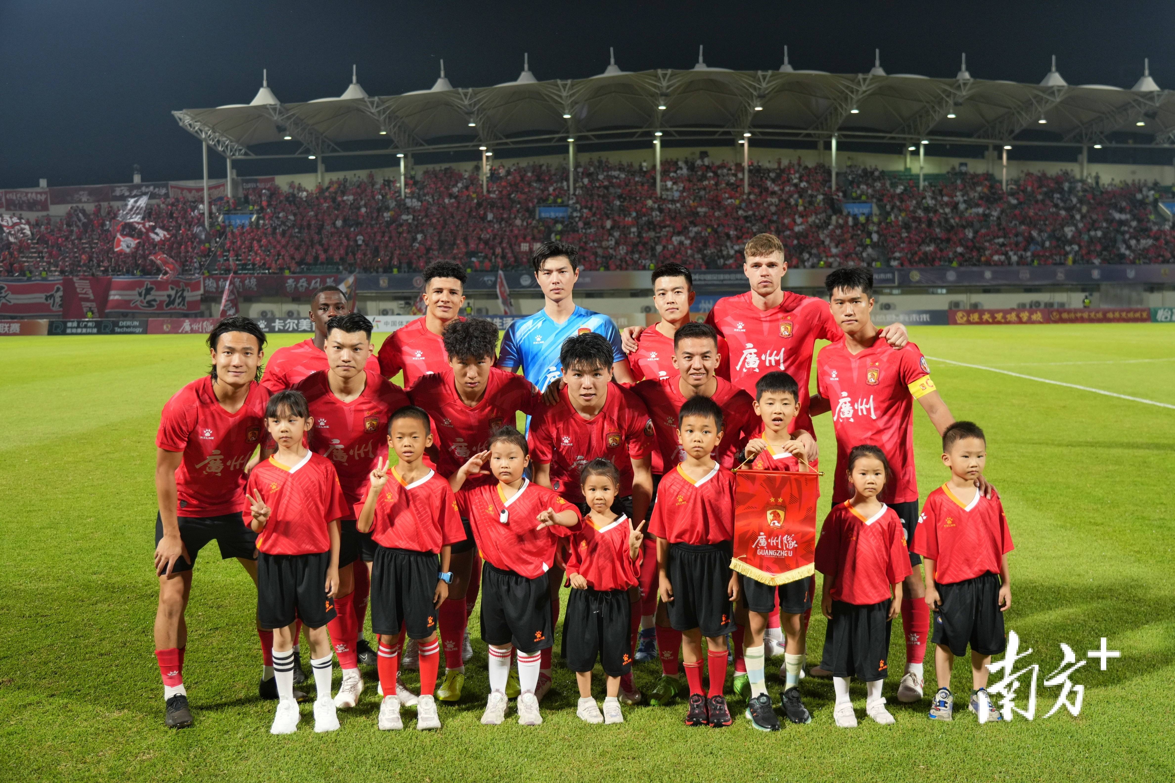 关于热门球队连胜，冲向榜首位置的信息