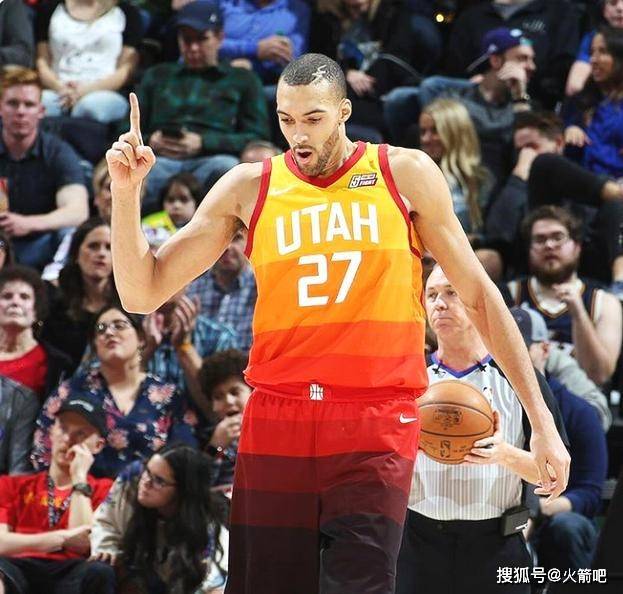 关于猛龙碾压青岛队,戈贝尔关键制胜的信息 关于猛龙碾压青岛队,戈贝尔关键制胜的信息