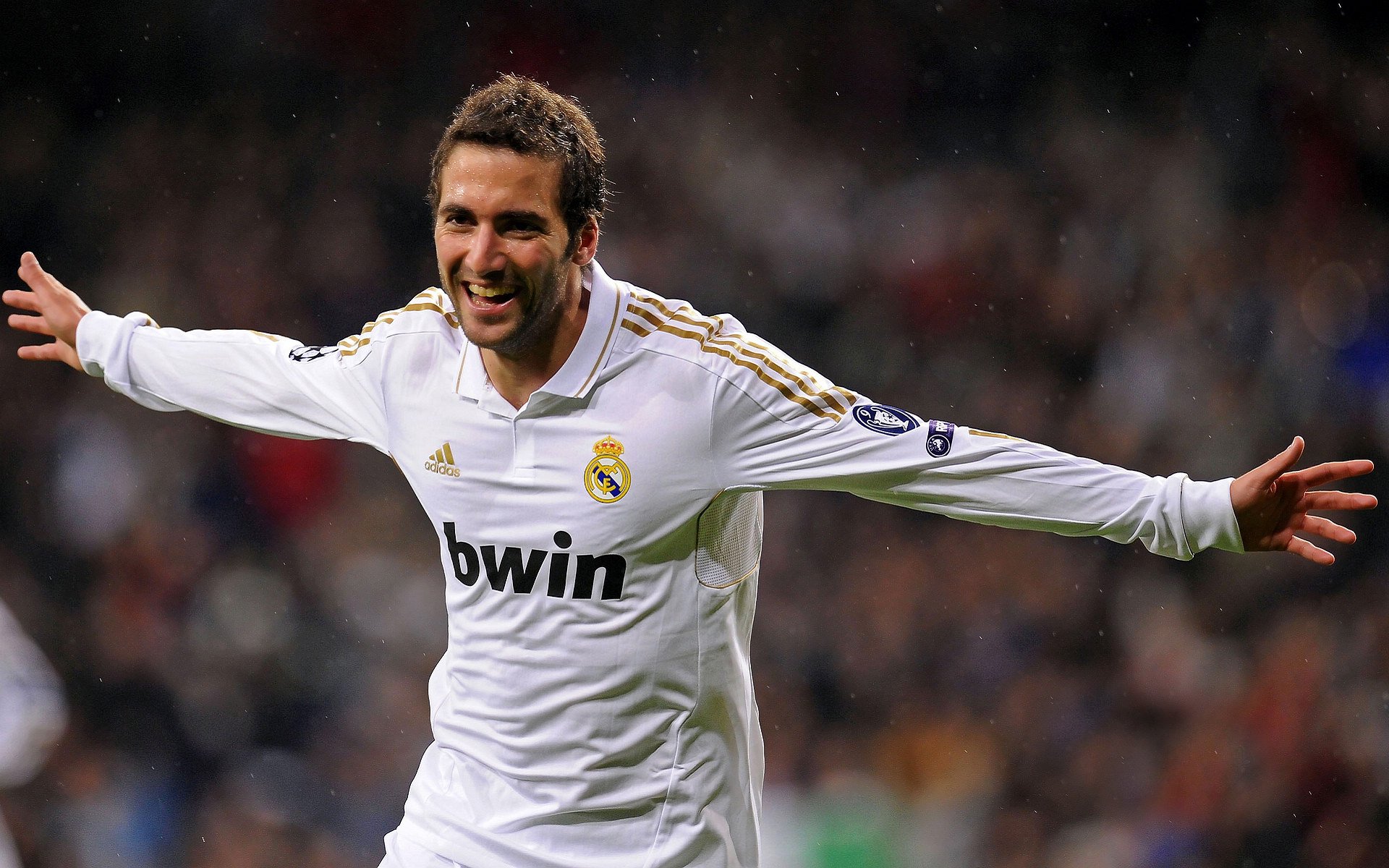 开云足球直播-欧冠半决赛之夜，班凯罗如何用防守艺术锁死对手