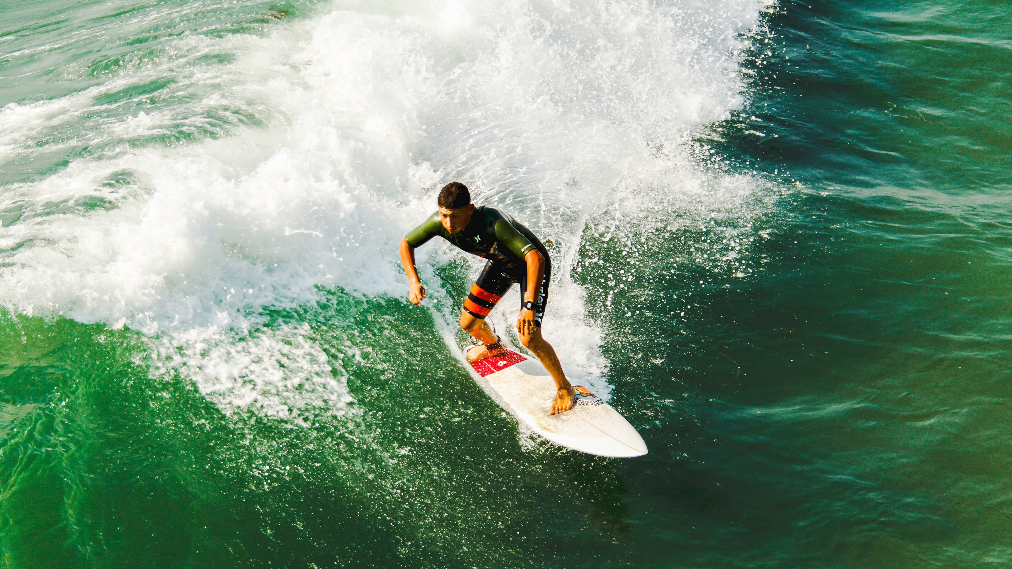 跨洋绝杀，广东队险胜76人，乔治率队展现实力